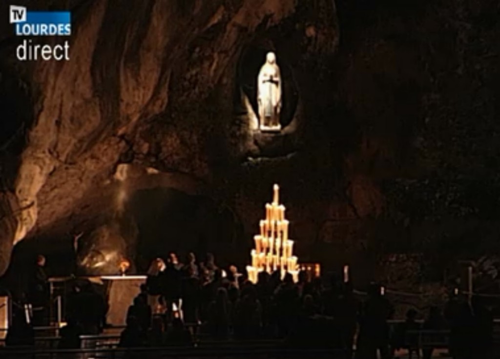 Grotta Lourdes adorazione