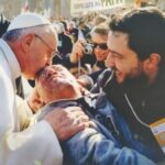 San Benedetto, Valentina e Corrado ricordano il bacio di Papa Francesco a CeCè