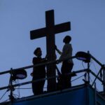 L’umanità di Gesù Cristo, figlio di Dio, inchiodata sulla croce